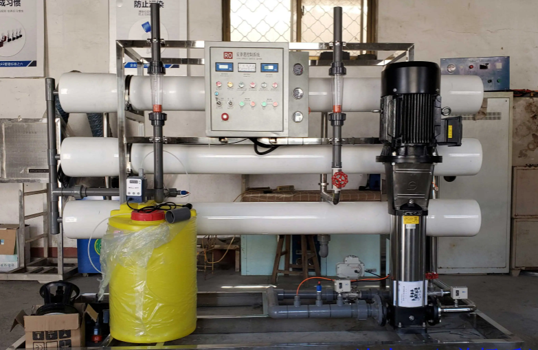 1-10噸小型<a href=http://www.zgsankai.com/fstcjssb/ target=_blank class=infotextkey>反滲透凈水設(shè)備</a>